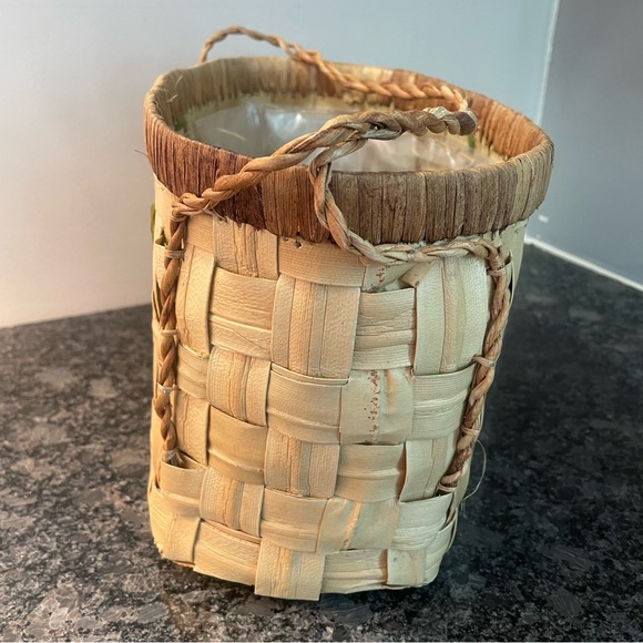 Vintage Christmas Bells Basket Raffia Design Philippines Lined for Plants - Picture 3 of 7